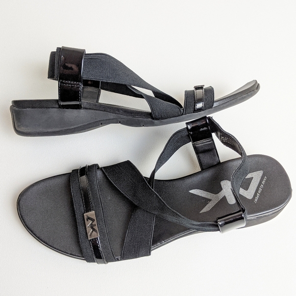 anne klein flip flops